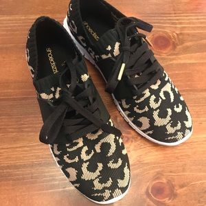 Leopard print tennis shoes